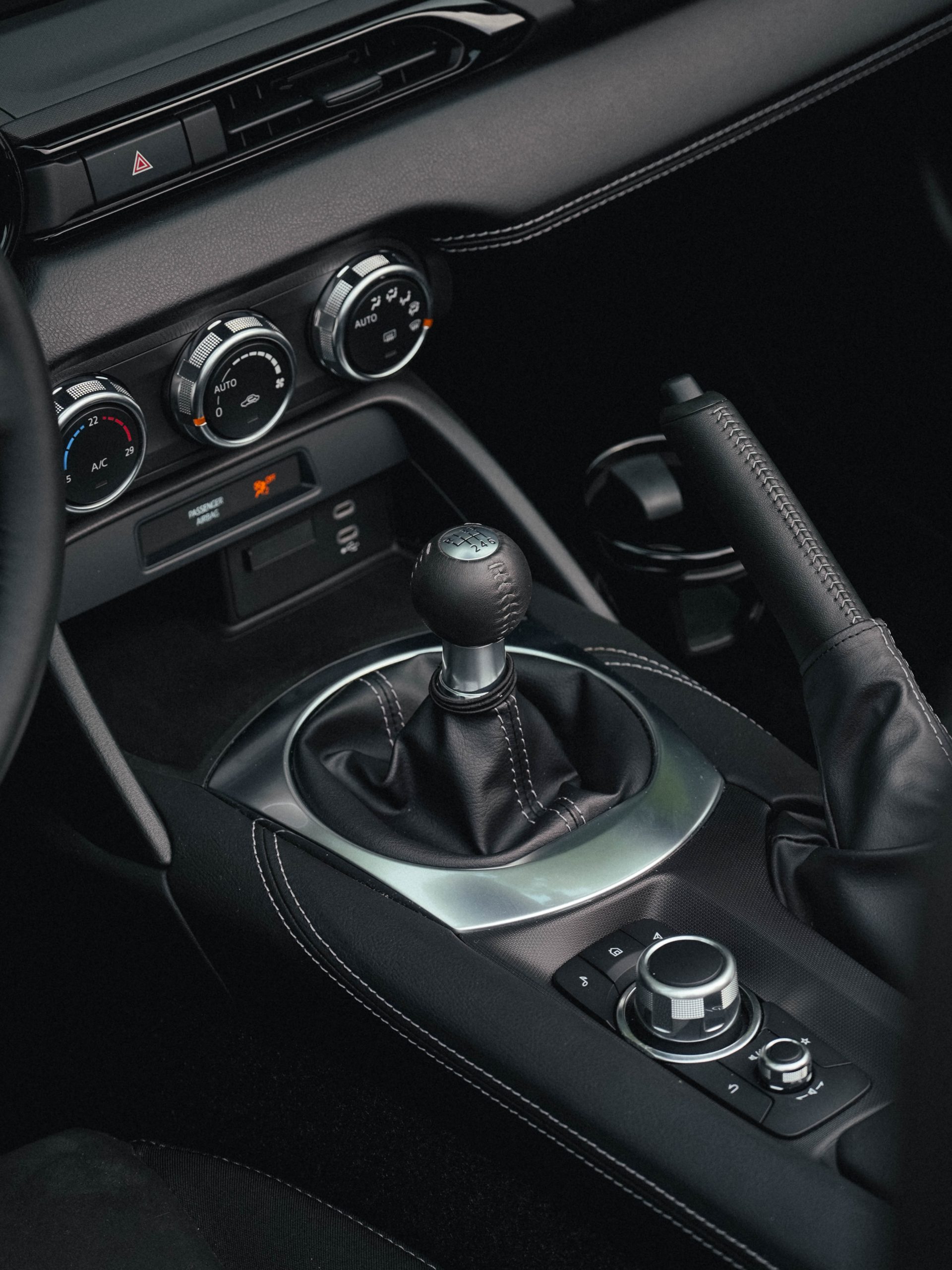 MAZDA MX-5 photo 10